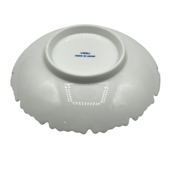 MMA Japan Porcelain Blue Butterflies Scallop Peony Shaped Bowl Dish Serveware - Picture 5 of 6